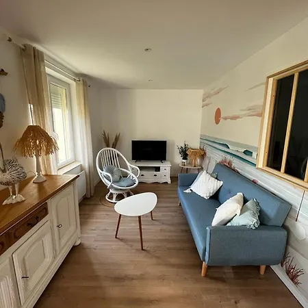 La Maison Blue *