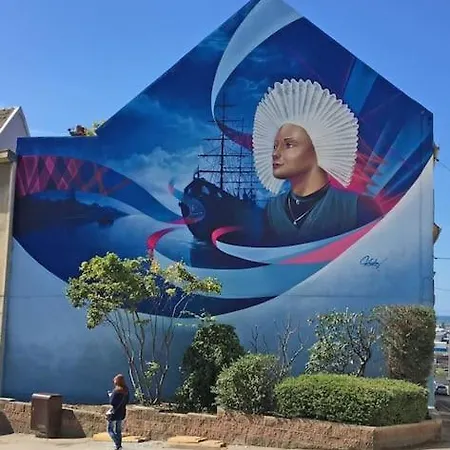La Maison Blue